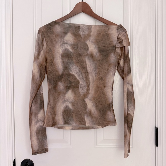 Reformation Elio Long Sleeve Top in Pinto Brown - Picture 7 of 8